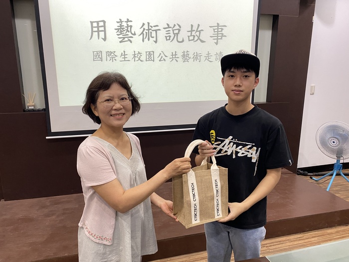 用藝術說故事-境外生校園公共藝術走讀圖片