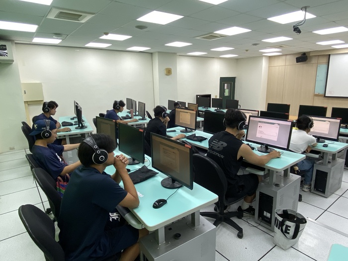 校內華語輔導課程適時進行檢測圖片